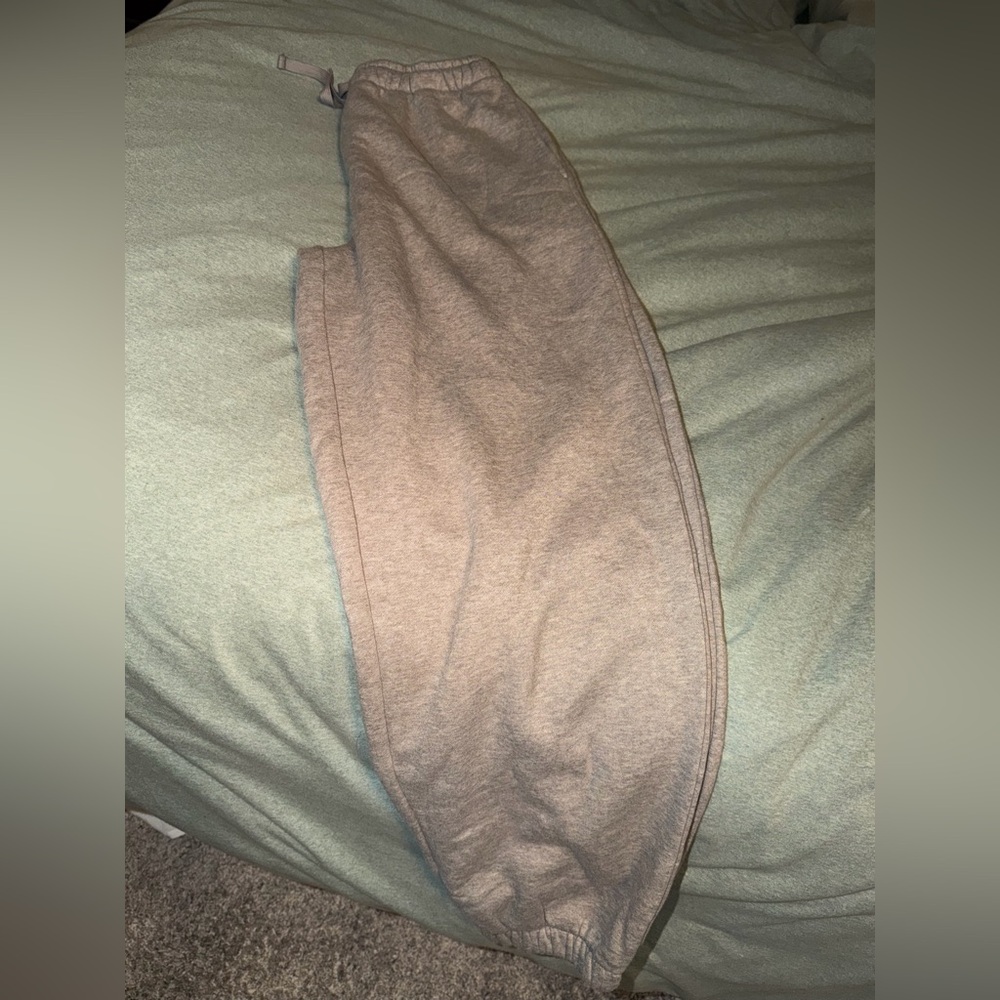 American Eagle Joggers in Mocha color
